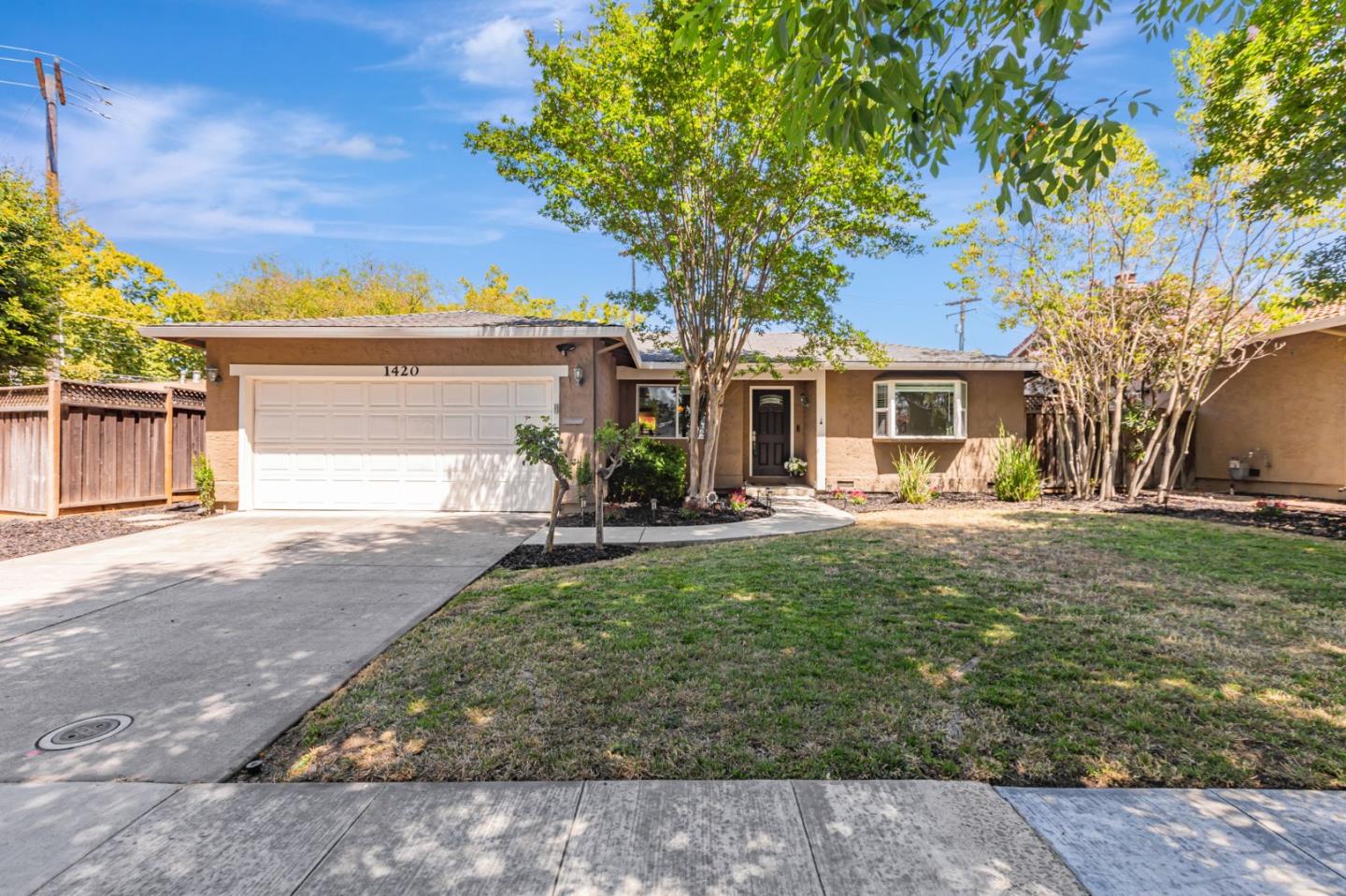 Detail Gallery Image 2 of 29 For 1420 Walnut Grove Ave, San Jose,  CA 95126 - 3 Beds | 2 Baths