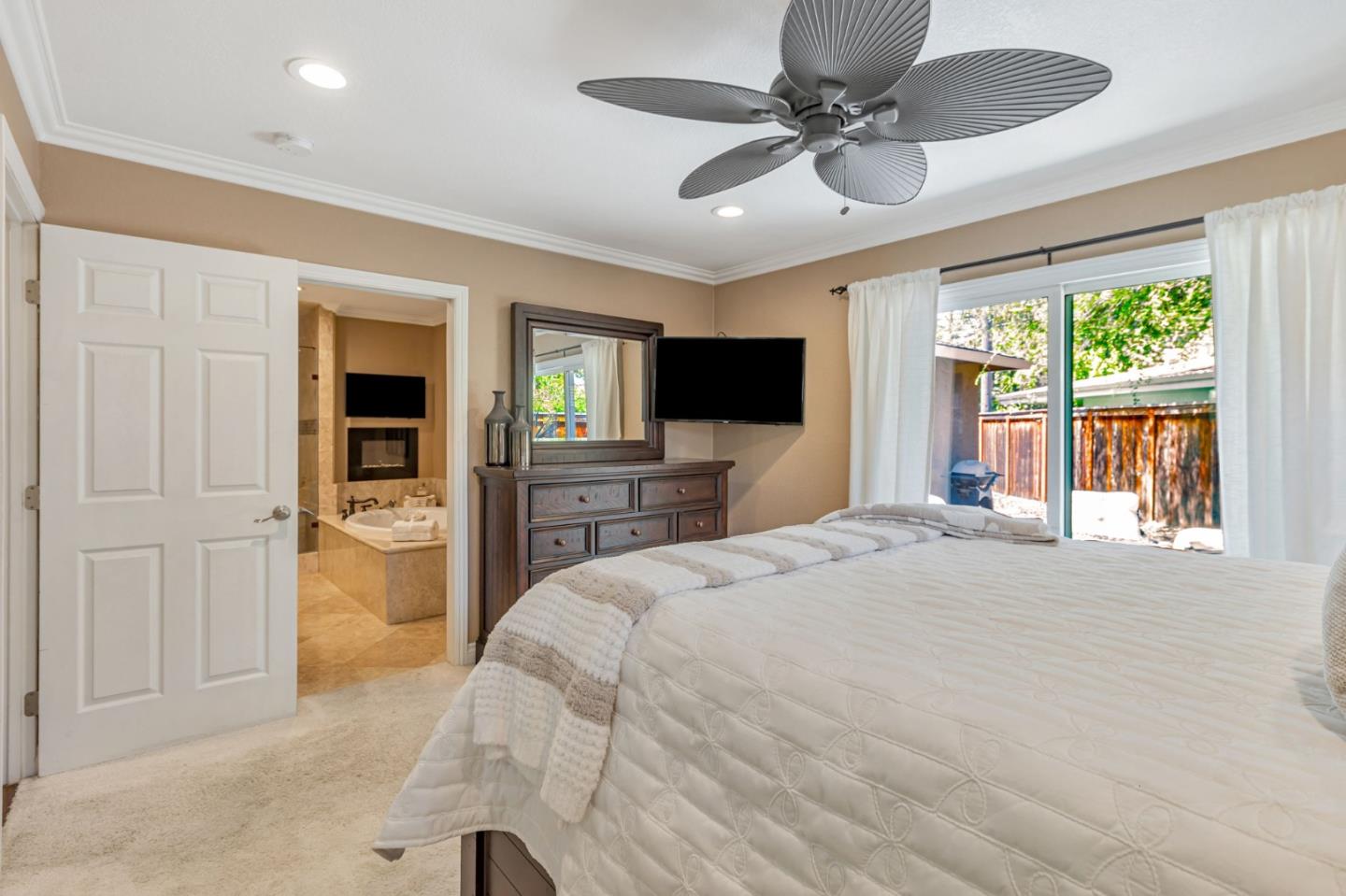 Detail Gallery Image 22 of 29 For 1420 Walnut Grove Ave, San Jose,  CA 95126 - 3 Beds | 2 Baths