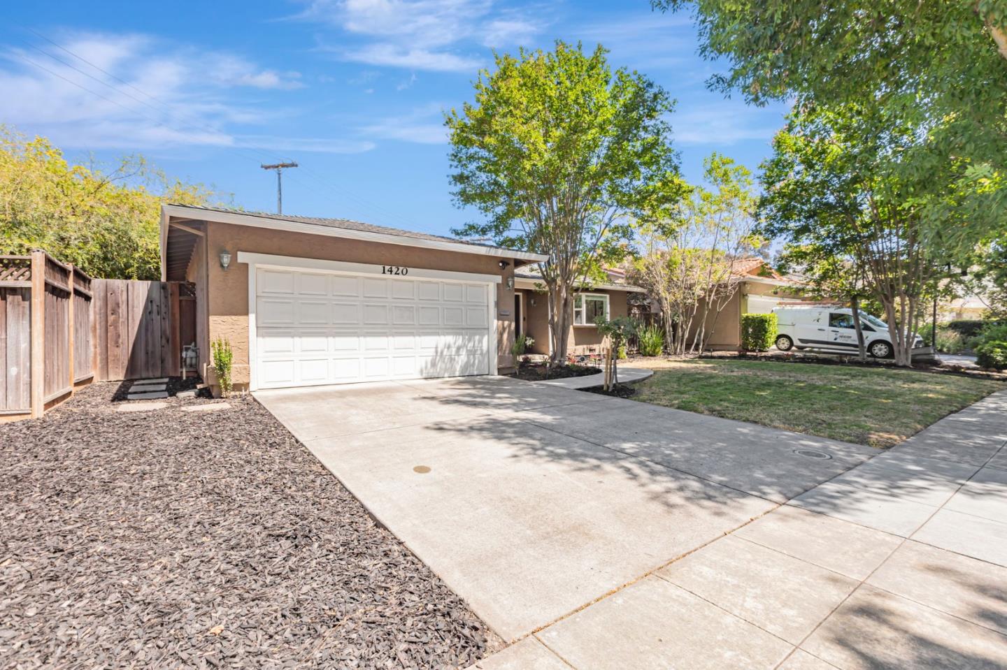 Detail Gallery Image 3 of 29 For 1420 Walnut Grove Ave, San Jose,  CA 95126 - 3 Beds | 2 Baths