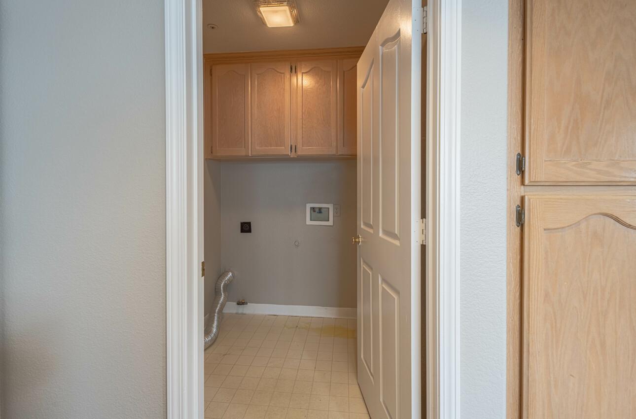 Detail Gallery Image 15 of 42 For 1016 Newington St, Salinas,  CA 93906 - 4 Beds | 2/1 Baths