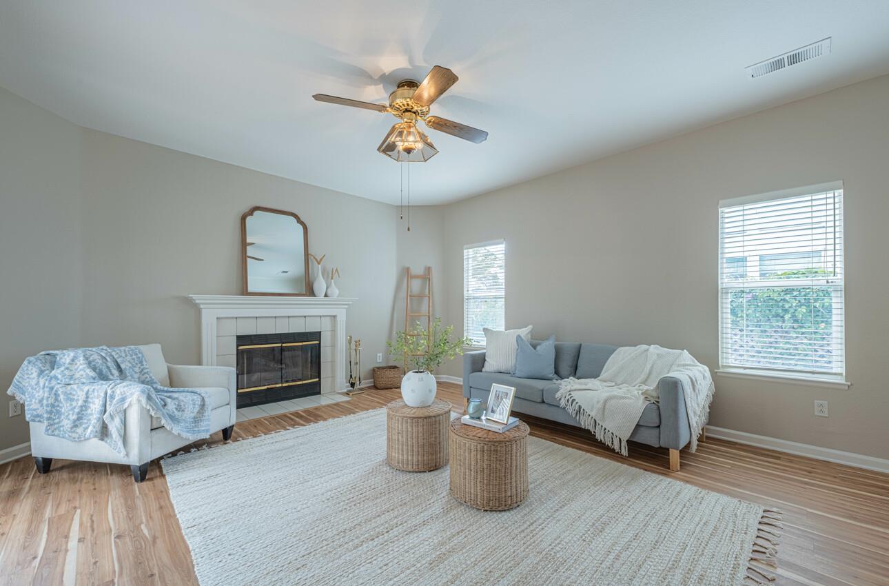 Detail Gallery Image 16 of 42 For 1016 Newington St, Salinas,  CA 93906 - 4 Beds | 2/1 Baths
