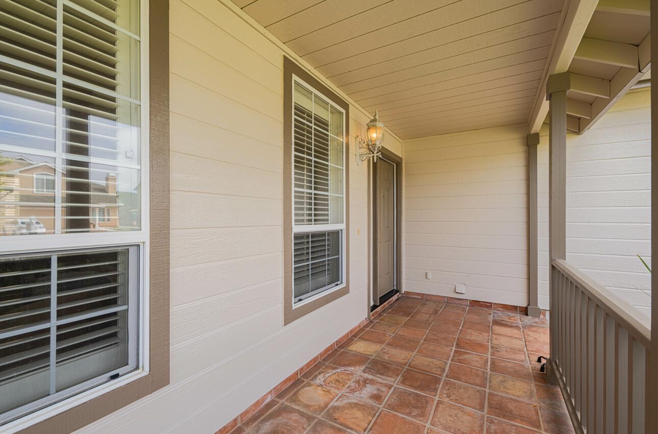 Detail Gallery Image 3 of 42 For 1016 Newington St, Salinas,  CA 93906 - 4 Beds | 2/1 Baths