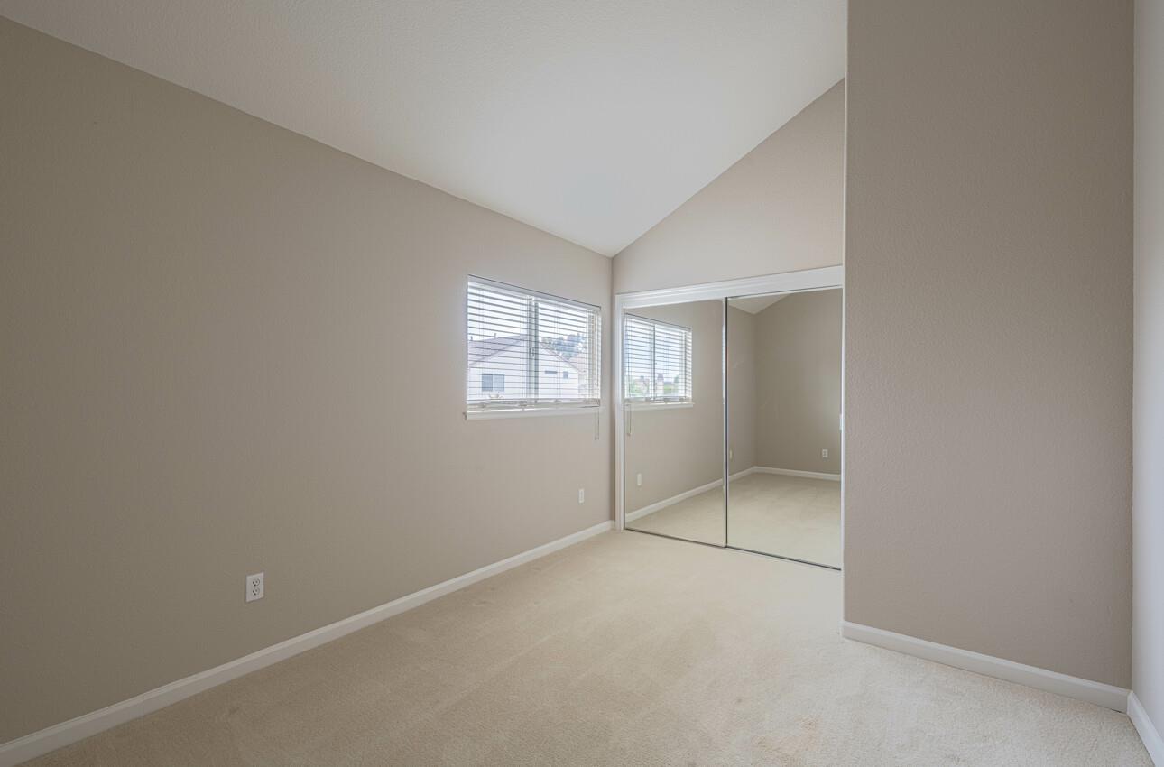 Detail Gallery Image 33 of 42 For 1016 Newington St, Salinas,  CA 93906 - 4 Beds | 2/1 Baths