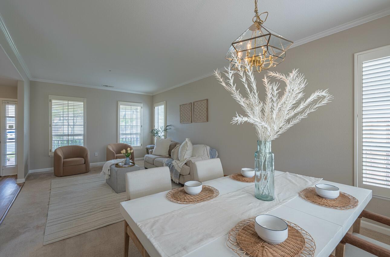 Detail Gallery Image 9 of 42 For 1016 Newington St, Salinas,  CA 93906 - 4 Beds | 2/1 Baths
