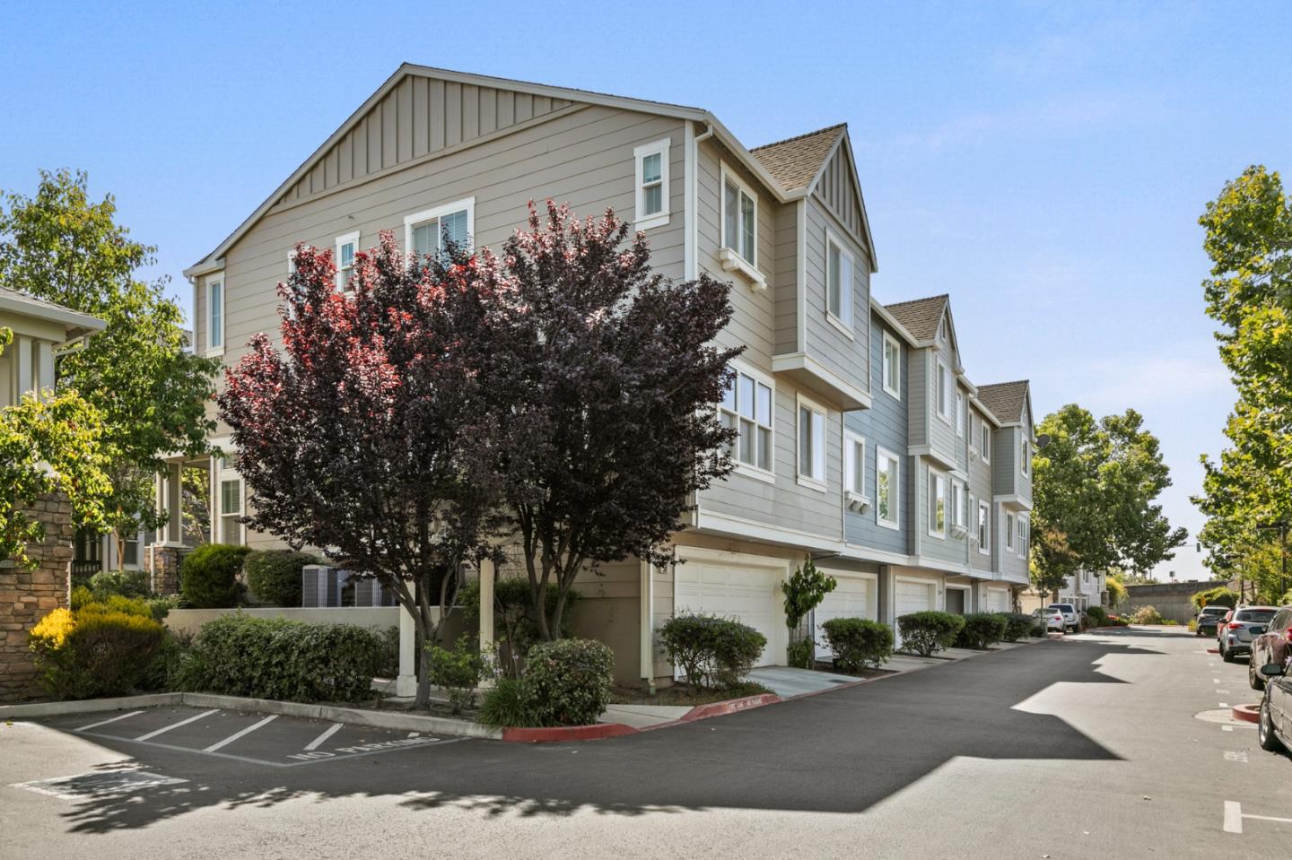 Detail Gallery Image 2 of 28 For 307 Destino Cir, San Jose,  CA 95133 - 3 Beds | 2/1 Baths