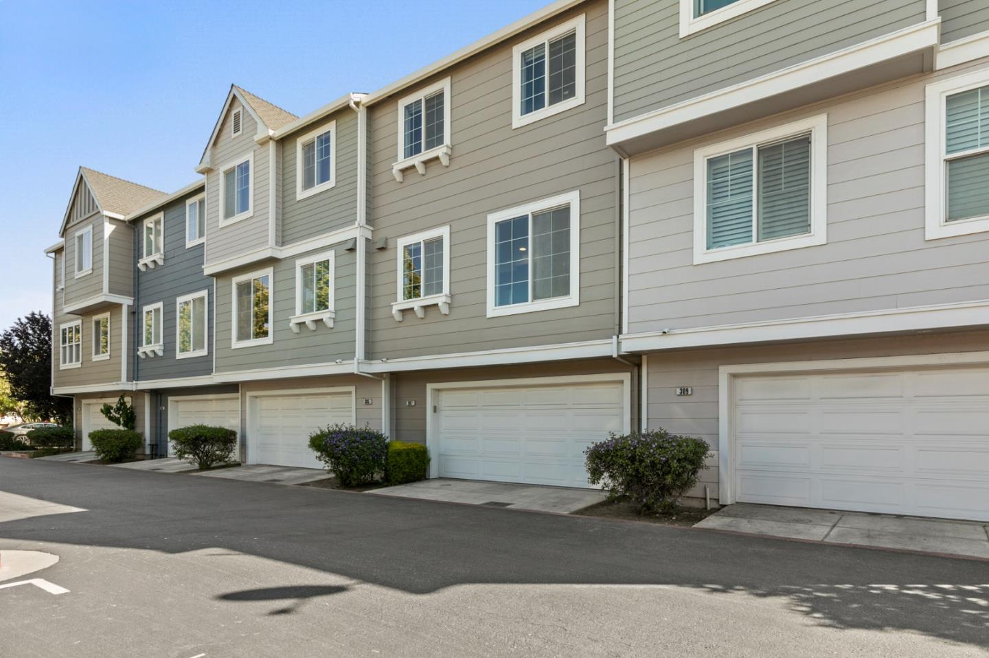 Detail Gallery Image 6 of 28 For 307 Destino Cir, San Jose,  CA 95133 - 3 Beds | 2/1 Baths