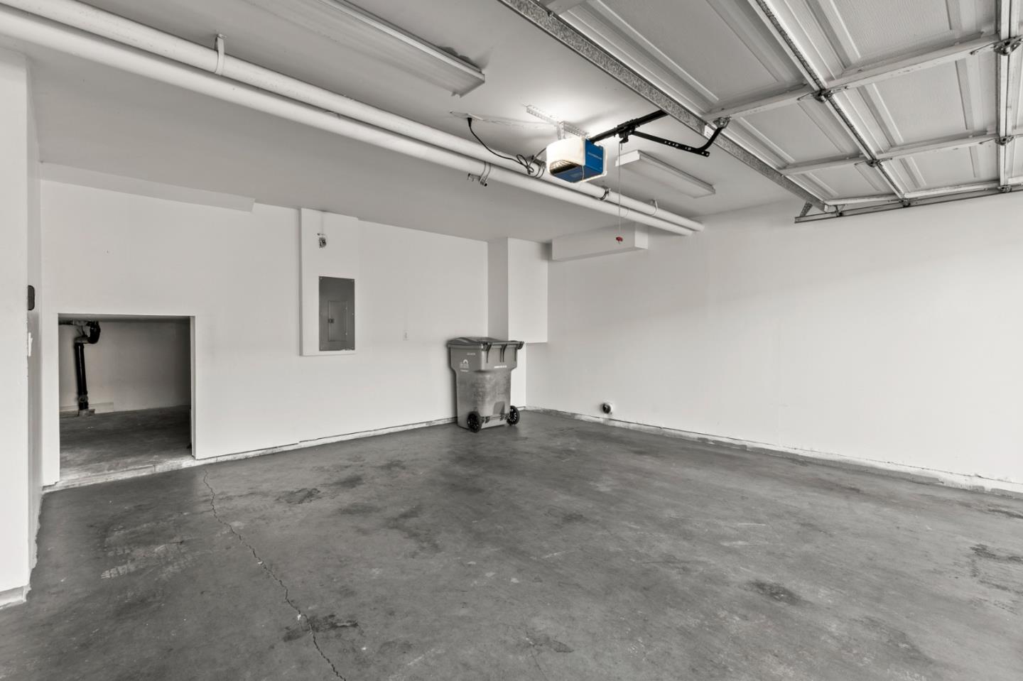 Detail Gallery Image 7 of 28 For 307 Destino Cir, San Jose,  CA 95133 - 3 Beds | 2/1 Baths
