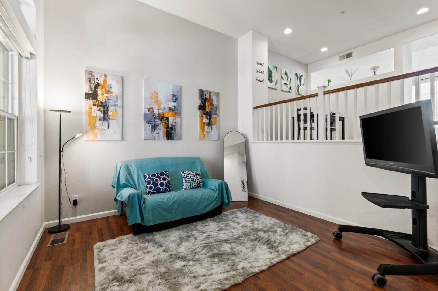 Detail Gallery Image 8 of 28 For 307 Destino Cir, San Jose,  CA 95133 - 3 Beds | 2/1 Baths