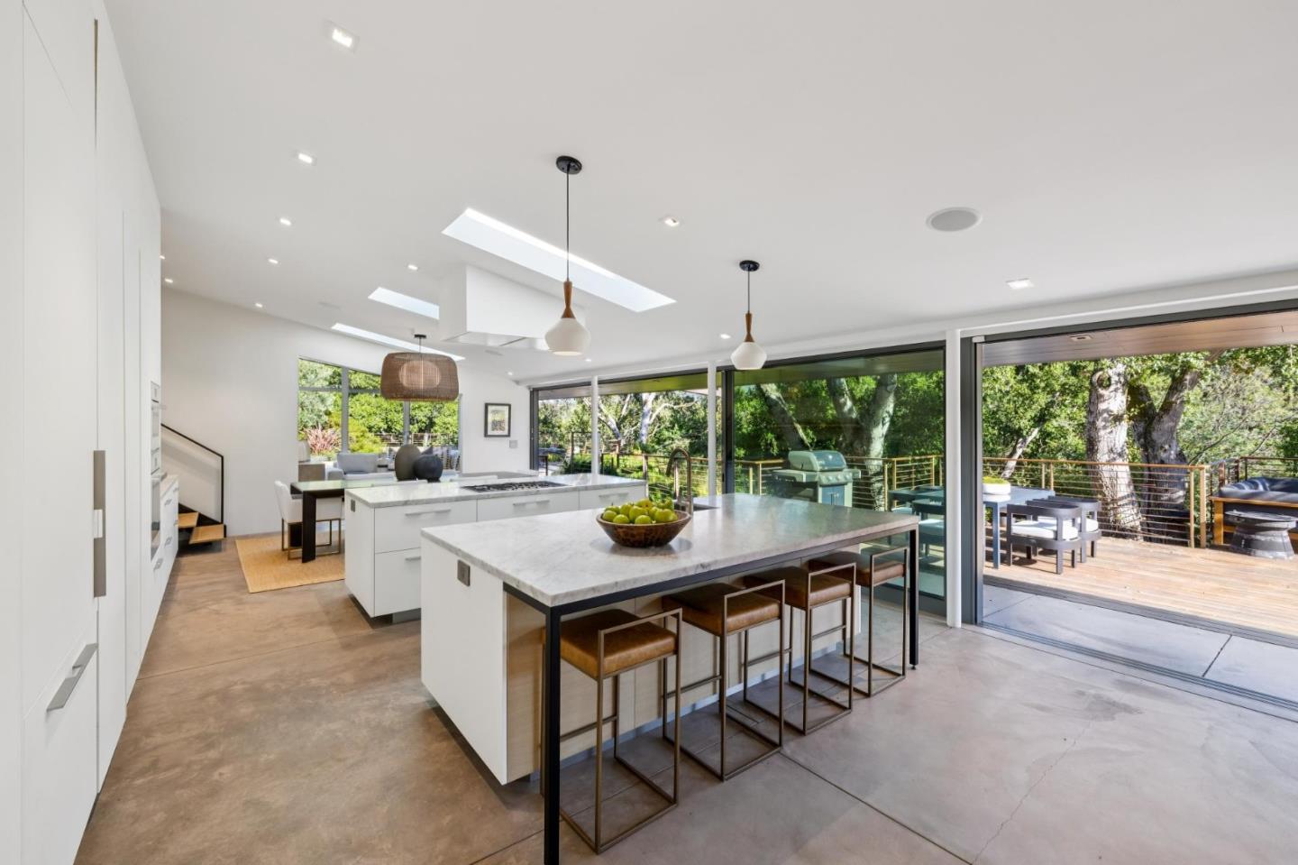 Detail Gallery Image 12 of 52 For 22 Grove Dr, Portola Valley,  CA 94028 - 3 Beds | 3 Baths