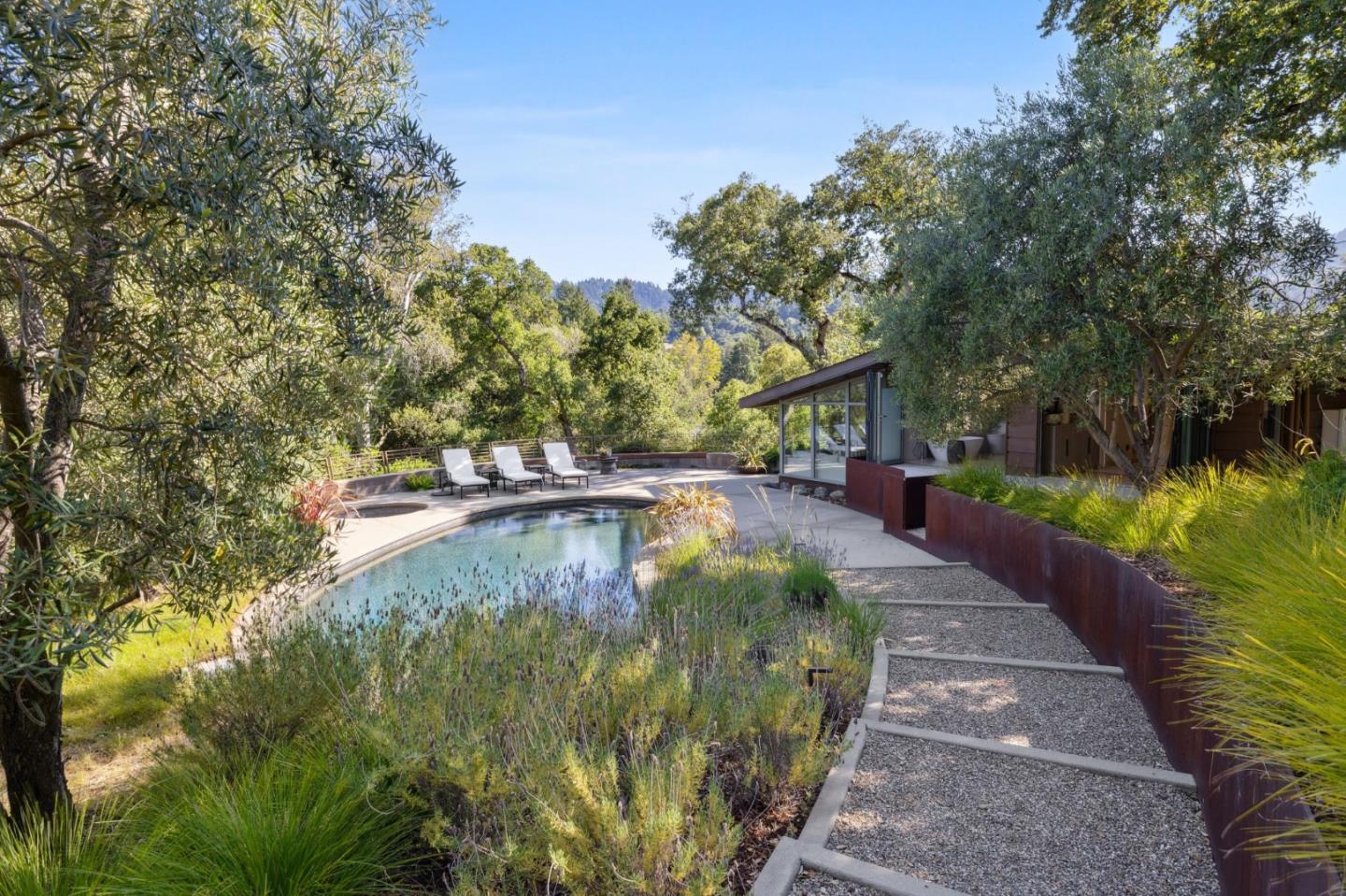 Detail Gallery Image 26 of 52 For 22 Grove Dr, Portola Valley,  CA 94028 - 3 Beds | 3 Baths