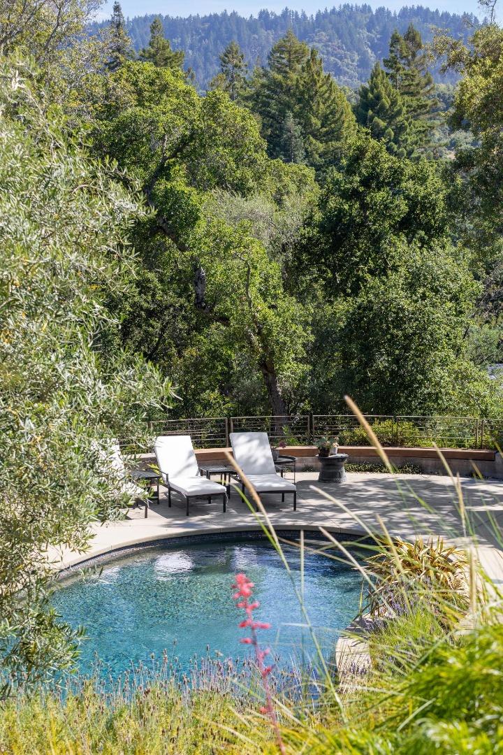 Detail Gallery Image 27 of 52 For 22 Grove Dr, Portola Valley,  CA 94028 - 3 Beds | 3 Baths