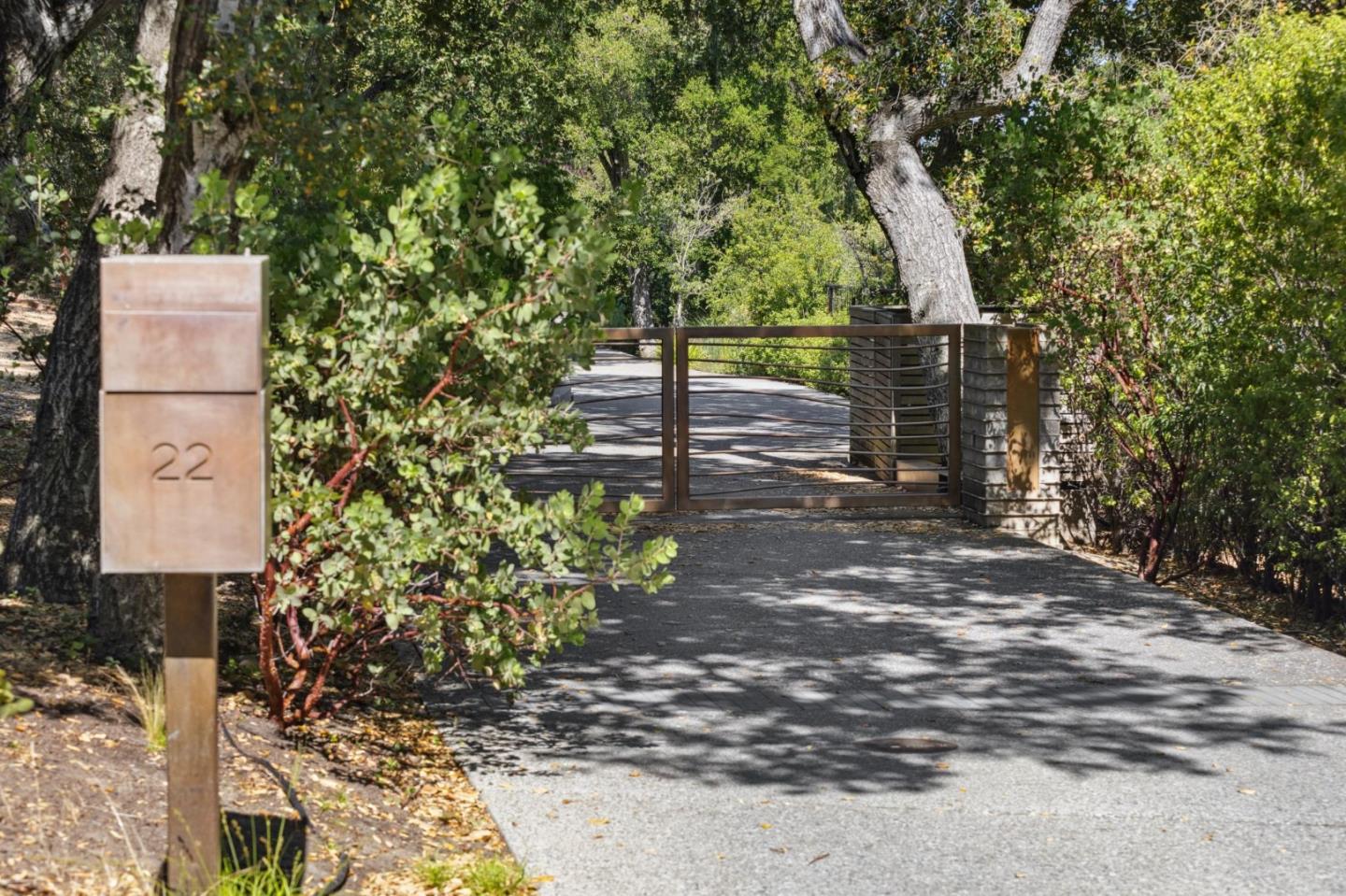 Detail Gallery Image 3 of 52 For 22 Grove Dr, Portola Valley,  CA 94028 - 3 Beds | 3 Baths