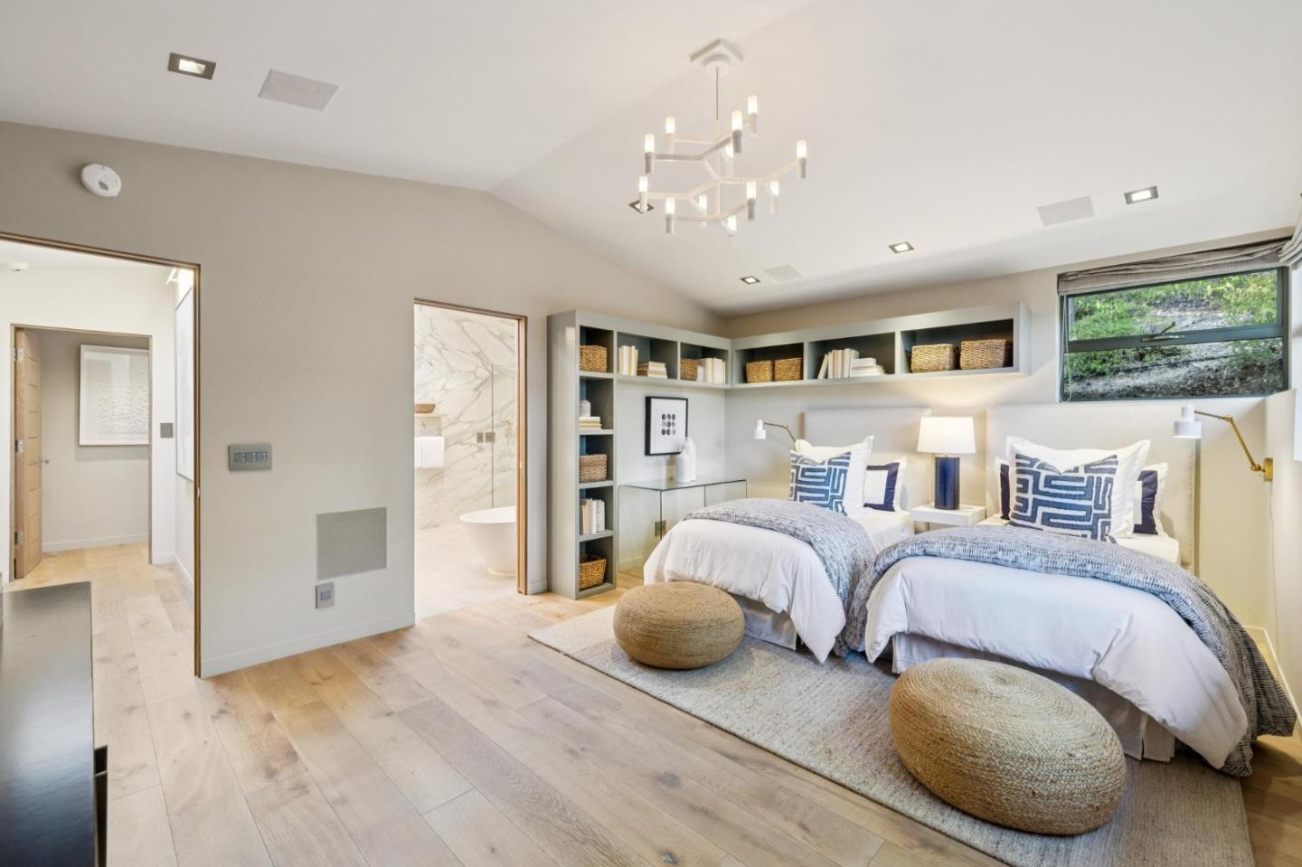Detail Gallery Image 33 of 52 For 22 Grove Dr, Portola Valley,  CA 94028 - 3 Beds | 3 Baths