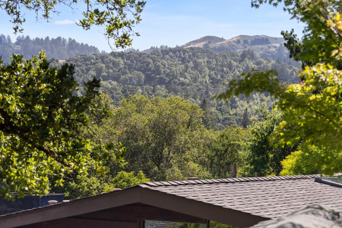 Detail Gallery Image 38 of 52 For 22 Grove Dr, Portola Valley,  CA 94028 - 3 Beds | 3 Baths