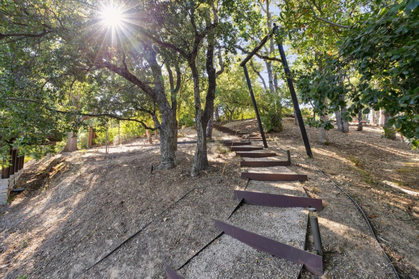 Detail Gallery Image 41 of 52 For 22 Grove Dr, Portola Valley,  CA 94028 - 3 Beds | 3 Baths