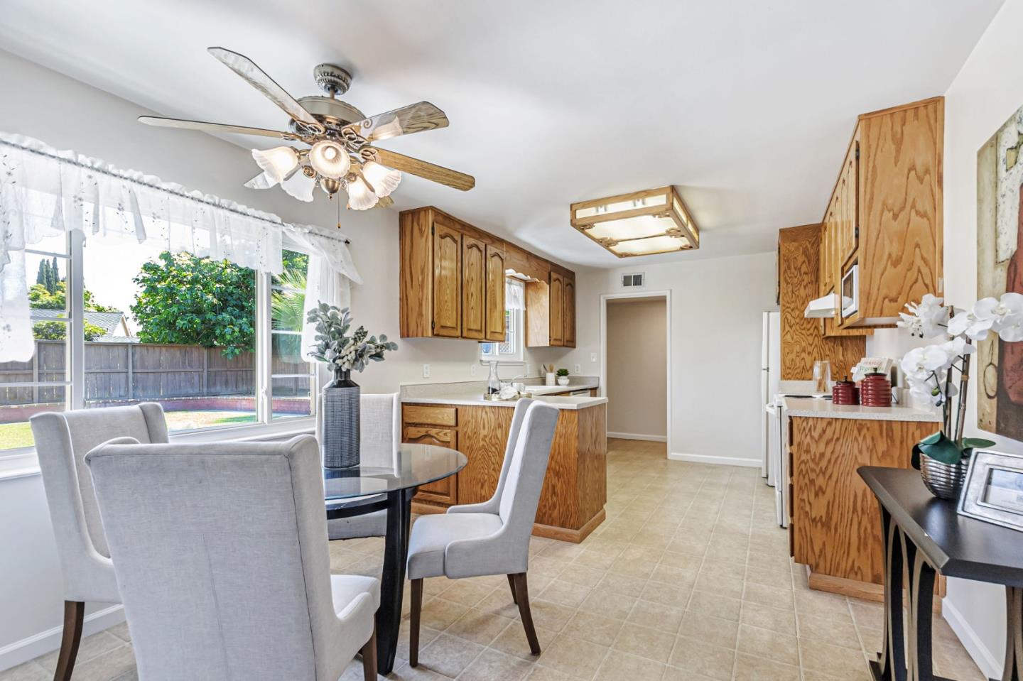 Detail Gallery Image 10 of 28 For 1924 Stafford St, Santa Clara,  CA 95050 - 3 Beds | 1/1 Baths