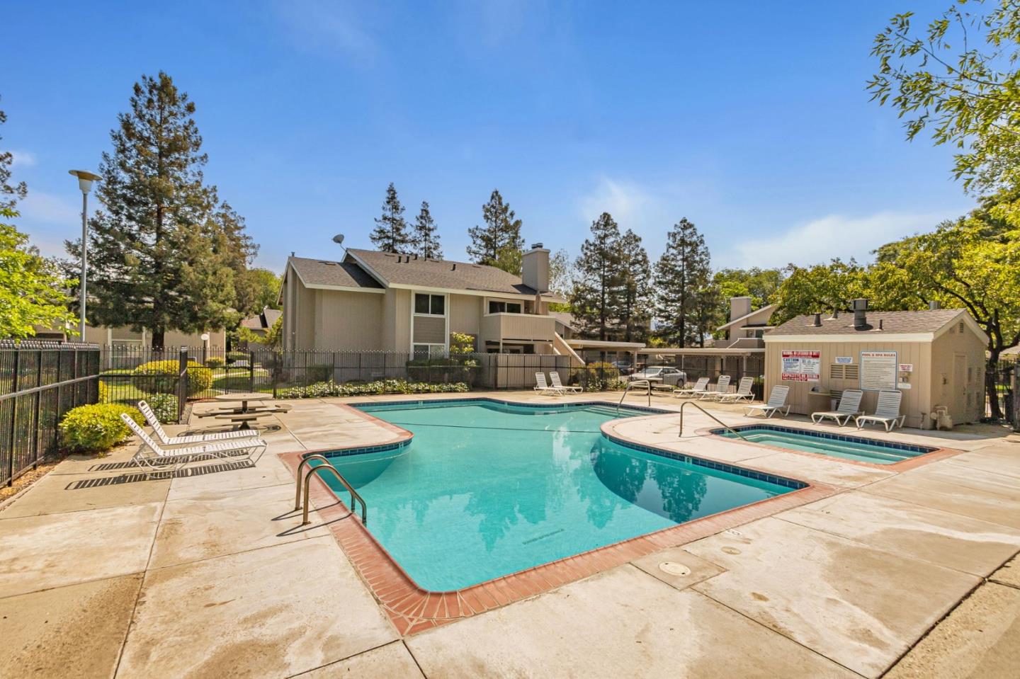 Detail Gallery Image 14 of 27 For 5535 Sean Cir #61,  San Jose,  CA 95123 - 3 Beds | 2 Baths