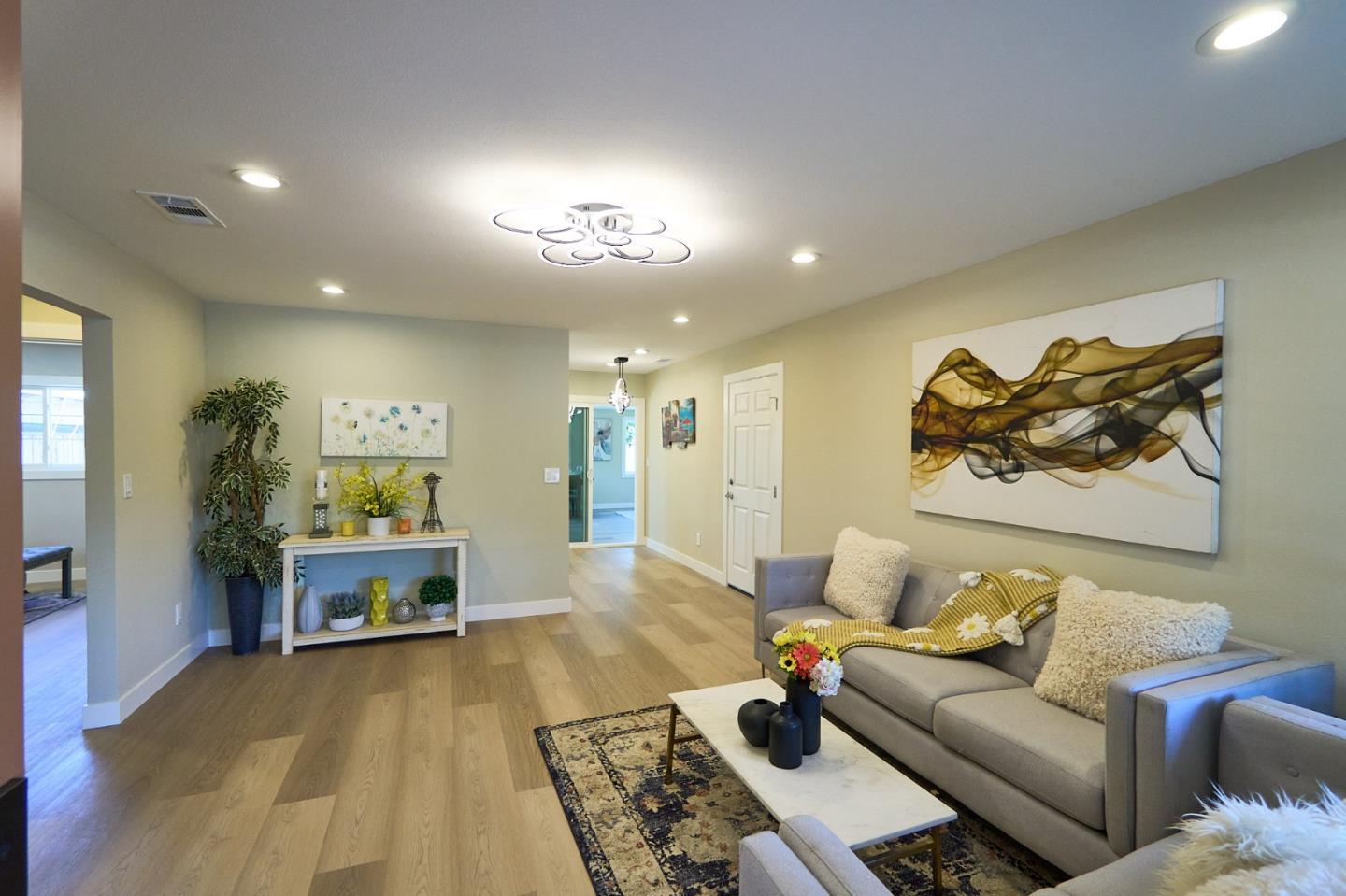 Detail Gallery Image 4 of 19 For 10281 Ryan St, San Jose,  CA 95127 - 3 Beds | 2 Baths