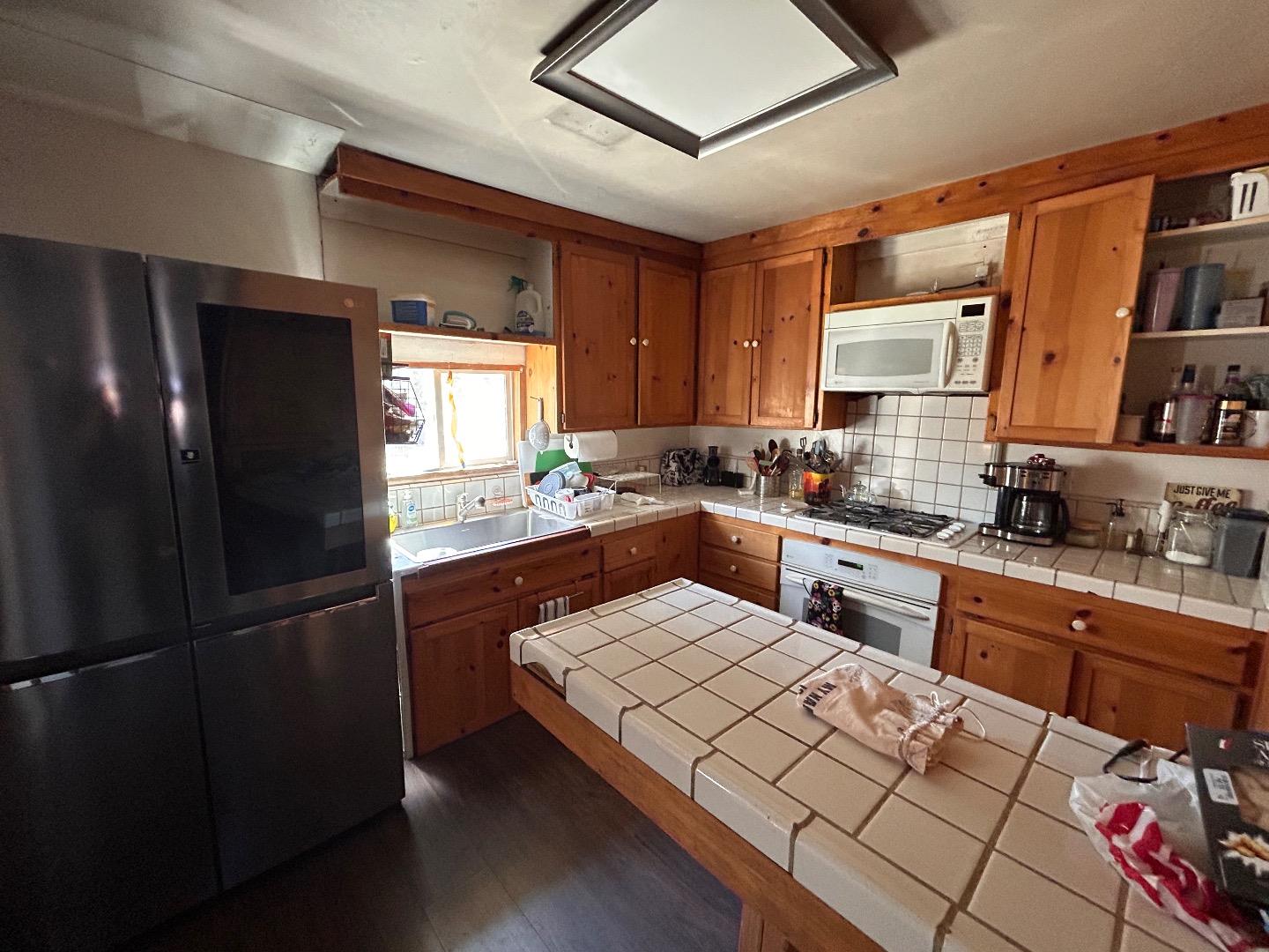Detail Gallery Image 5 of 9 For 2160 Pacheco Pass Hwy, Gilroy,  CA 95020 - 2 Beds | 1 Baths
