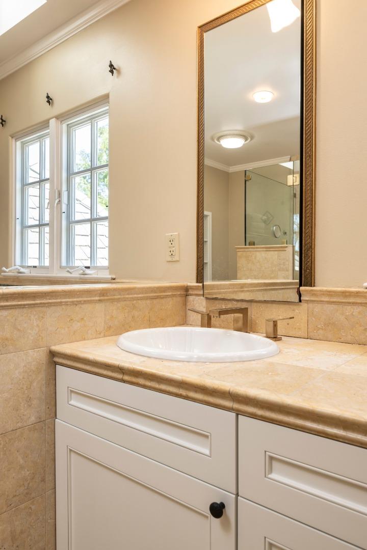 Detail Gallery Image 16 of 38 For 2820 Adeline Dr, Burlingame,  CA 94010 - 4 Beds | 3 Baths