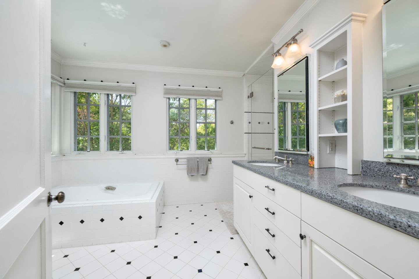 Detail Gallery Image 20 of 38 For 2820 Adeline Dr, Burlingame,  CA 94010 - 4 Beds | 3 Baths