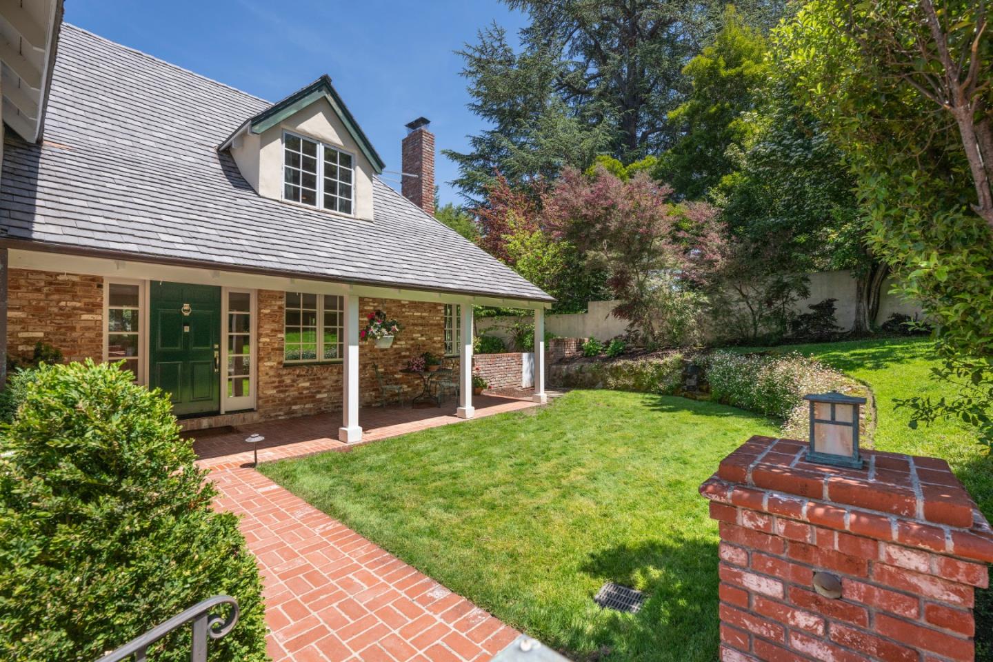 Detail Gallery Image 3 of 38 For 2820 Adeline Dr, Burlingame,  CA 94010 - 4 Beds | 3 Baths
