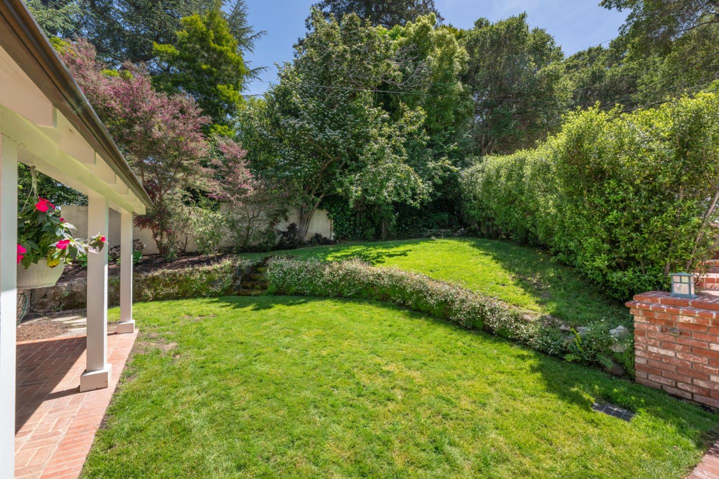 Detail Gallery Image 4 of 38 For 2820 Adeline Dr, Burlingame,  CA 94010 - 4 Beds | 3 Baths