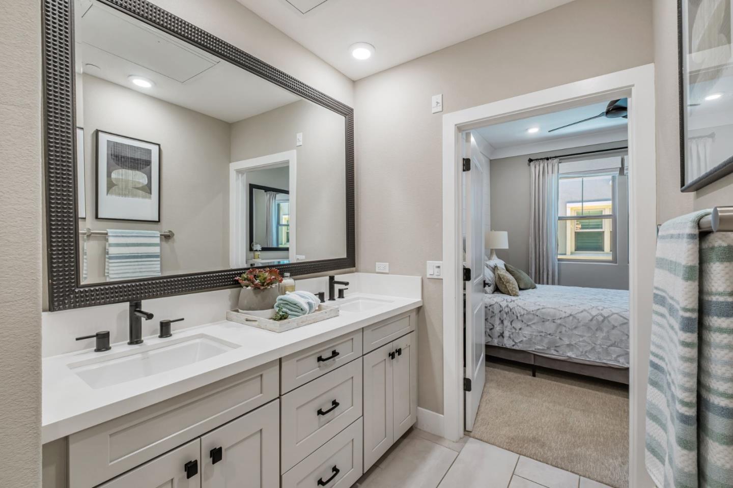 Detail Gallery Image 10 of 26 For 1000 Berryessa Ln #211,  Davis,  CA 95616 - 2 Beds | 2 Baths