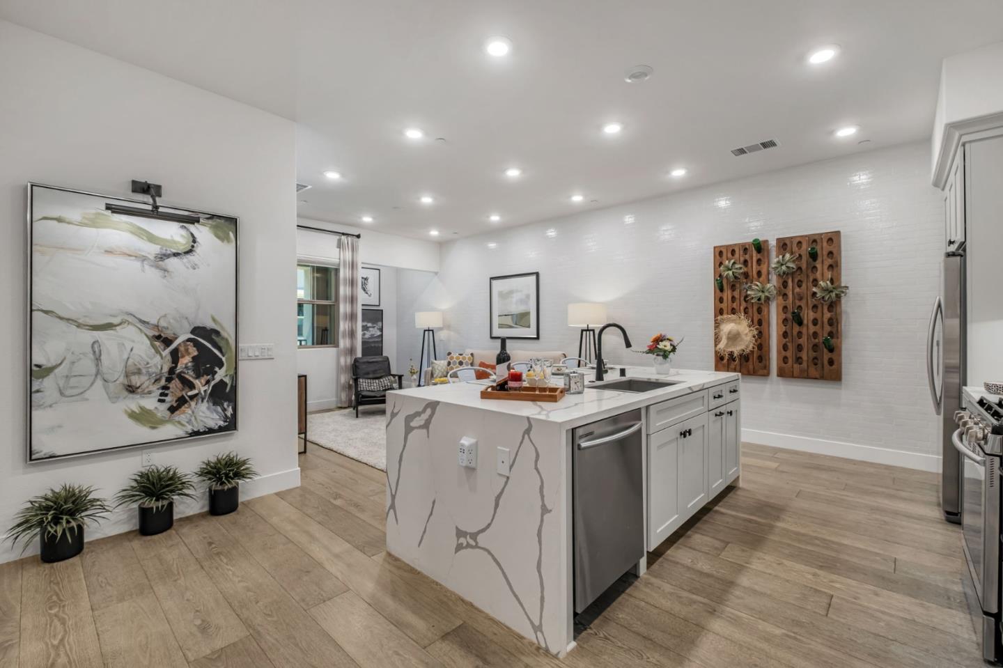 879 Wyman Way UNIT 2, San Jose, CA, 95133