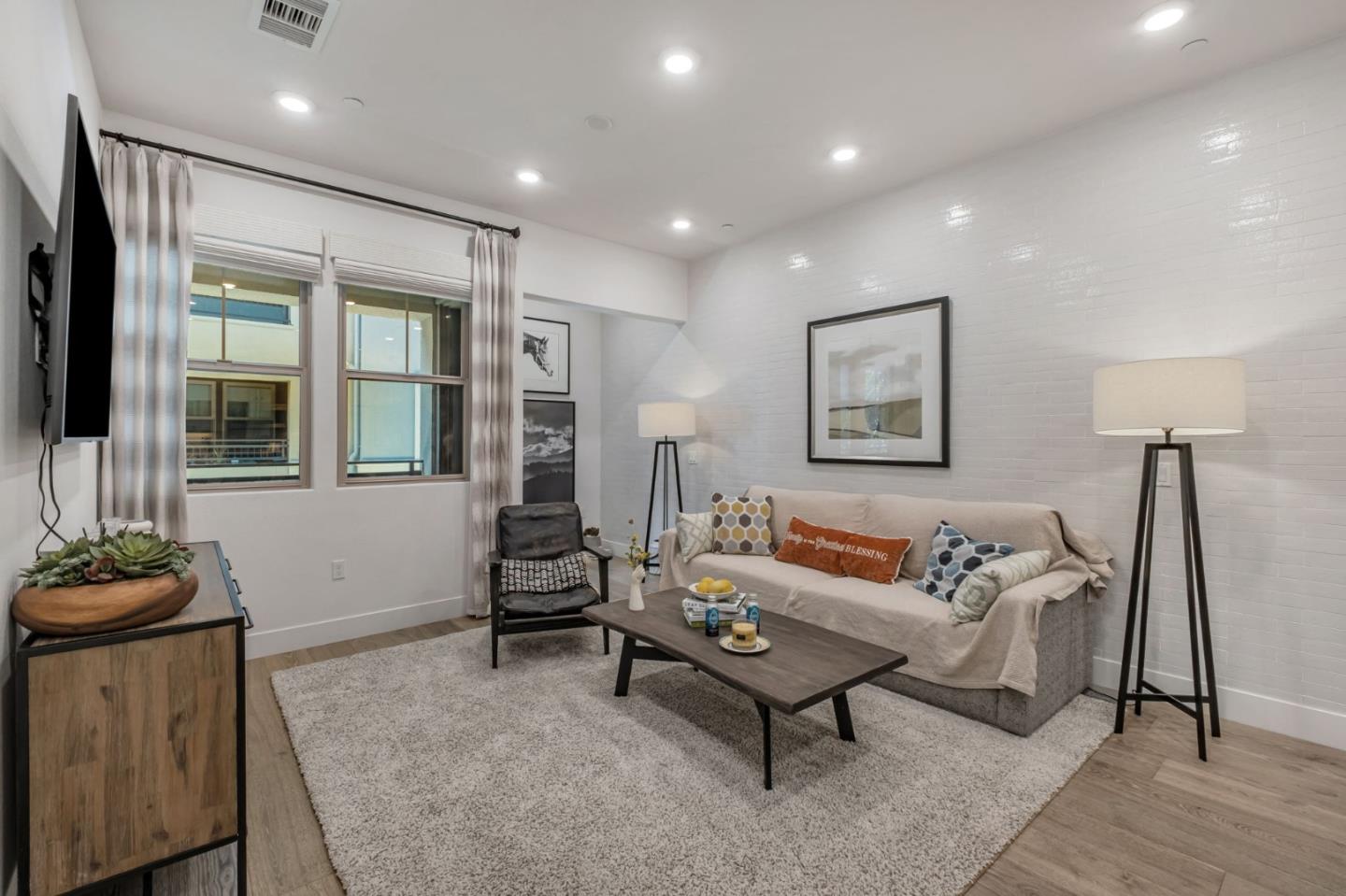 Detail Gallery Image 7 of 26 For 1000 Berryessa Ln #211,  Davis,  CA 95616 - 2 Beds | 2 Baths