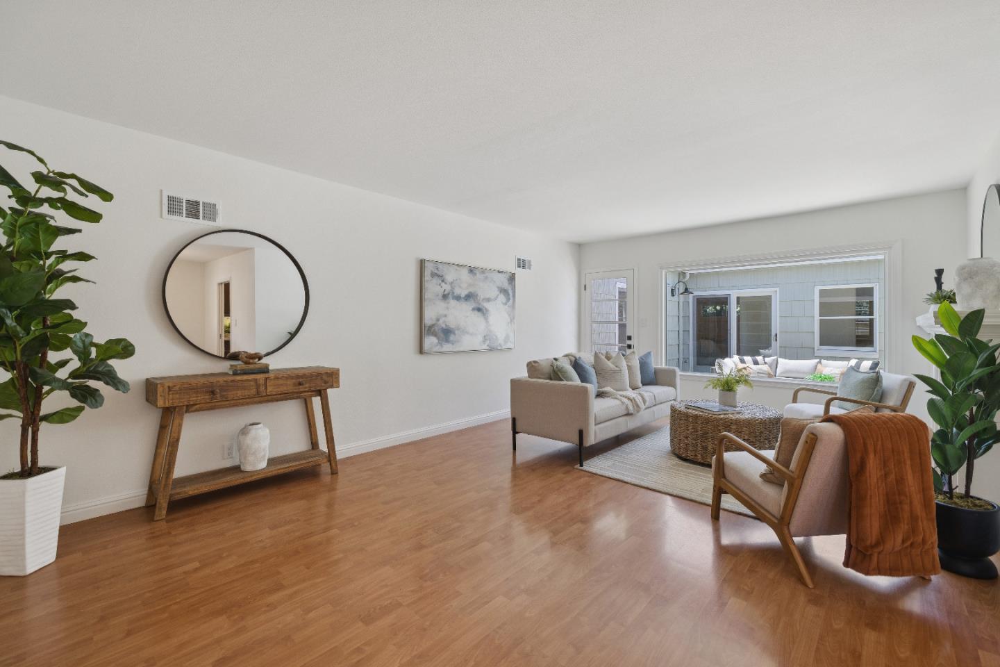 Detail Gallery Image 11 of 78 For 1691 Topeka Ave, San Jose,  CA 95126 - 4 Beds | 3 Baths