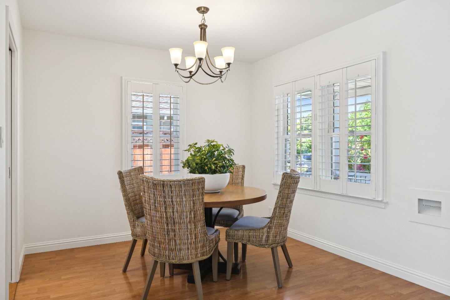 Detail Gallery Image 16 of 78 For 1691 Topeka Ave, San Jose,  CA 95126 - 4 Beds | 3 Baths