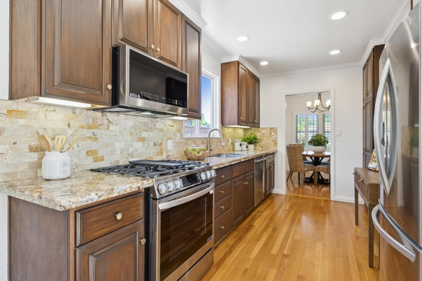Detail Gallery Image 18 of 78 For 1691 Topeka Ave, San Jose,  CA 95126 - 4 Beds | 3 Baths
