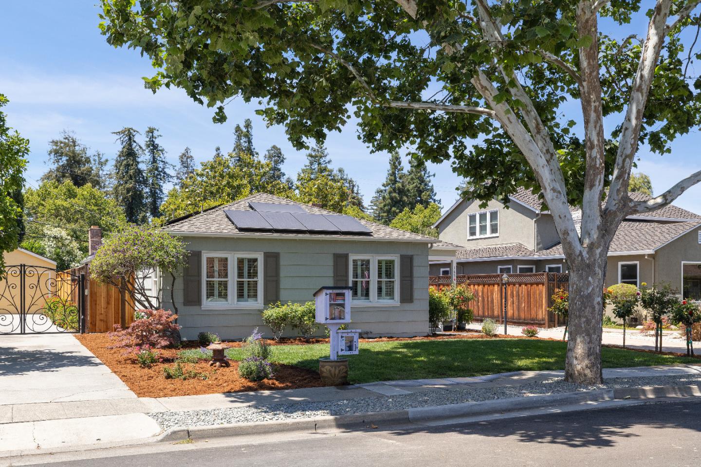 Detail Gallery Image 3 of 78 For 1691 Topeka Ave, San Jose,  CA 95126 - 4 Beds | 3 Baths