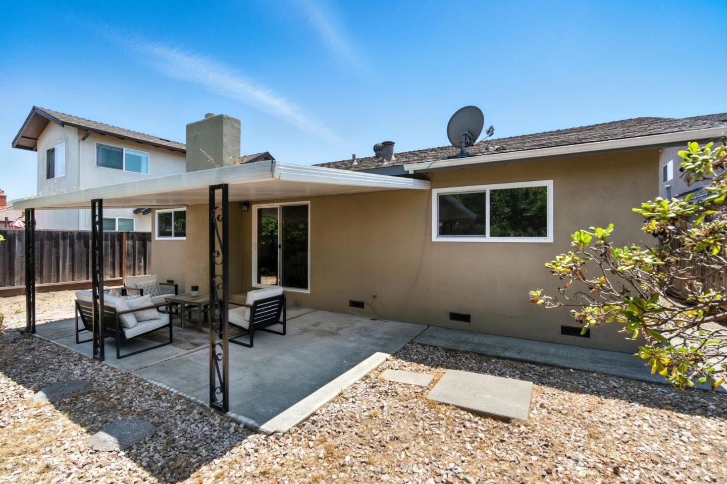 Detail Gallery Image 30 of 37 For 1017 Island Dr, Alameda,  CA 94502 - 3 Beds | 2 Baths