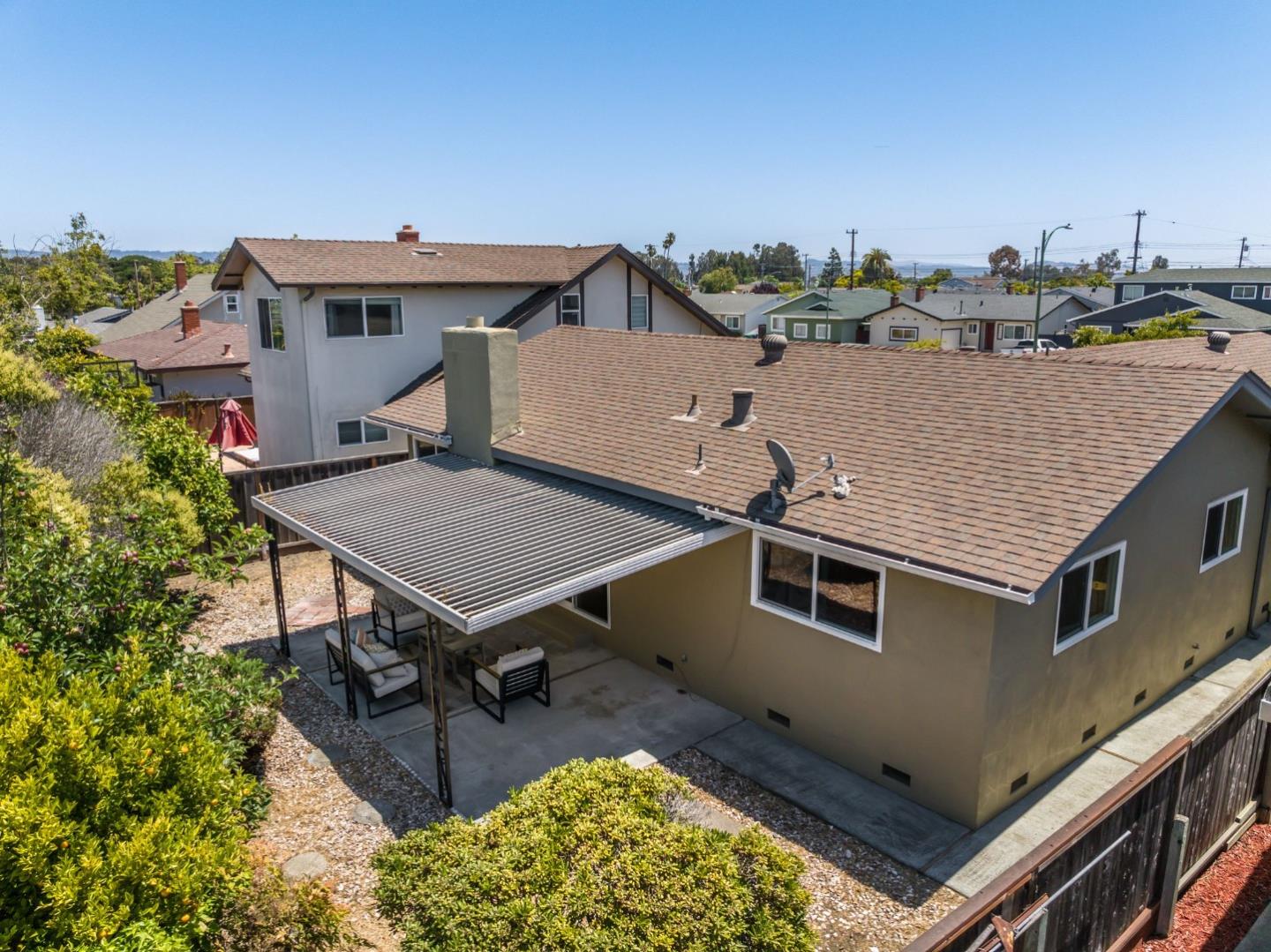 Detail Gallery Image 34 of 37 For 1017 Island Dr, Alameda,  CA 94502 - 3 Beds | 2 Baths