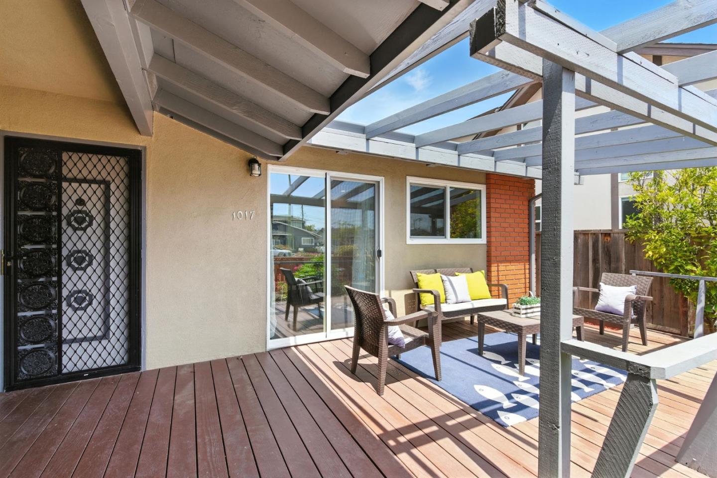 Detail Gallery Image 5 of 37 For 1017 Island Dr, Alameda,  CA 94502 - 3 Beds | 2 Baths