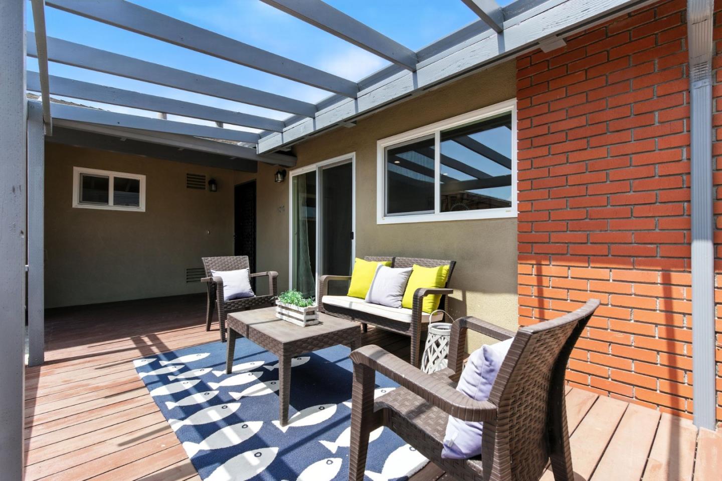 Detail Gallery Image 6 of 37 For 1017 Island Dr, Alameda,  CA 94502 - 3 Beds | 2 Baths