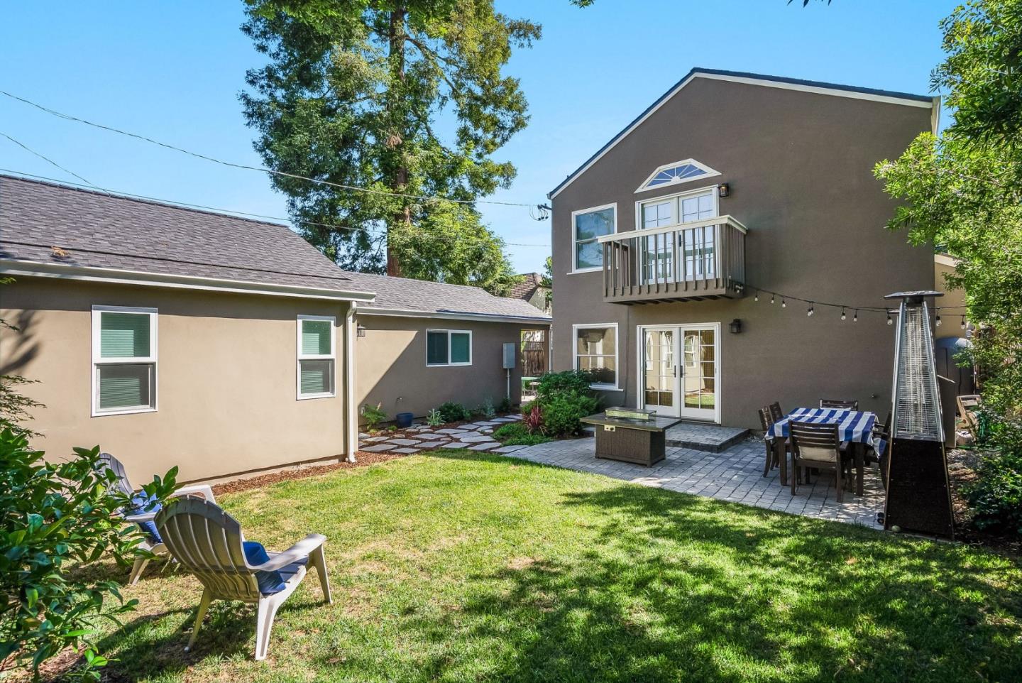 Detail Gallery Image 10 of 19 For 161 Jeter St, Redwood City,  CA 94062 - 5 Beds | 3/1 Baths