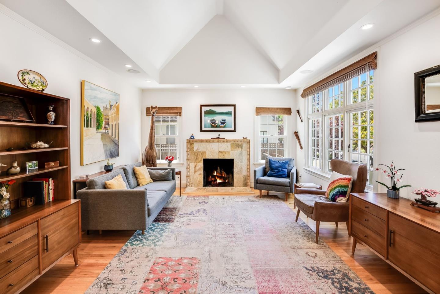 Detail Gallery Image 3 of 19 For 161 Jeter St, Redwood City,  CA 94062 - 5 Beds | 3/1 Baths