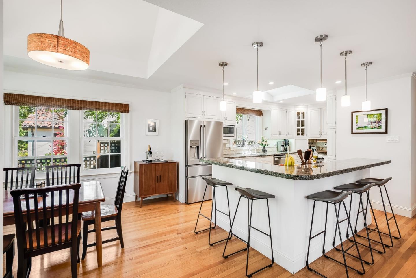 Detail Gallery Image 4 of 19 For 161 Jeter St, Redwood City,  CA 94062 - 5 Beds | 3/1 Baths