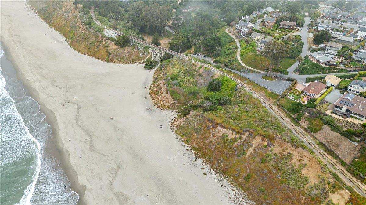 Detail Gallery Image 33 of 36 For 33 Asta Dr, La Selva Beach,  CA 95076 - 2 Beds | 1 Baths
