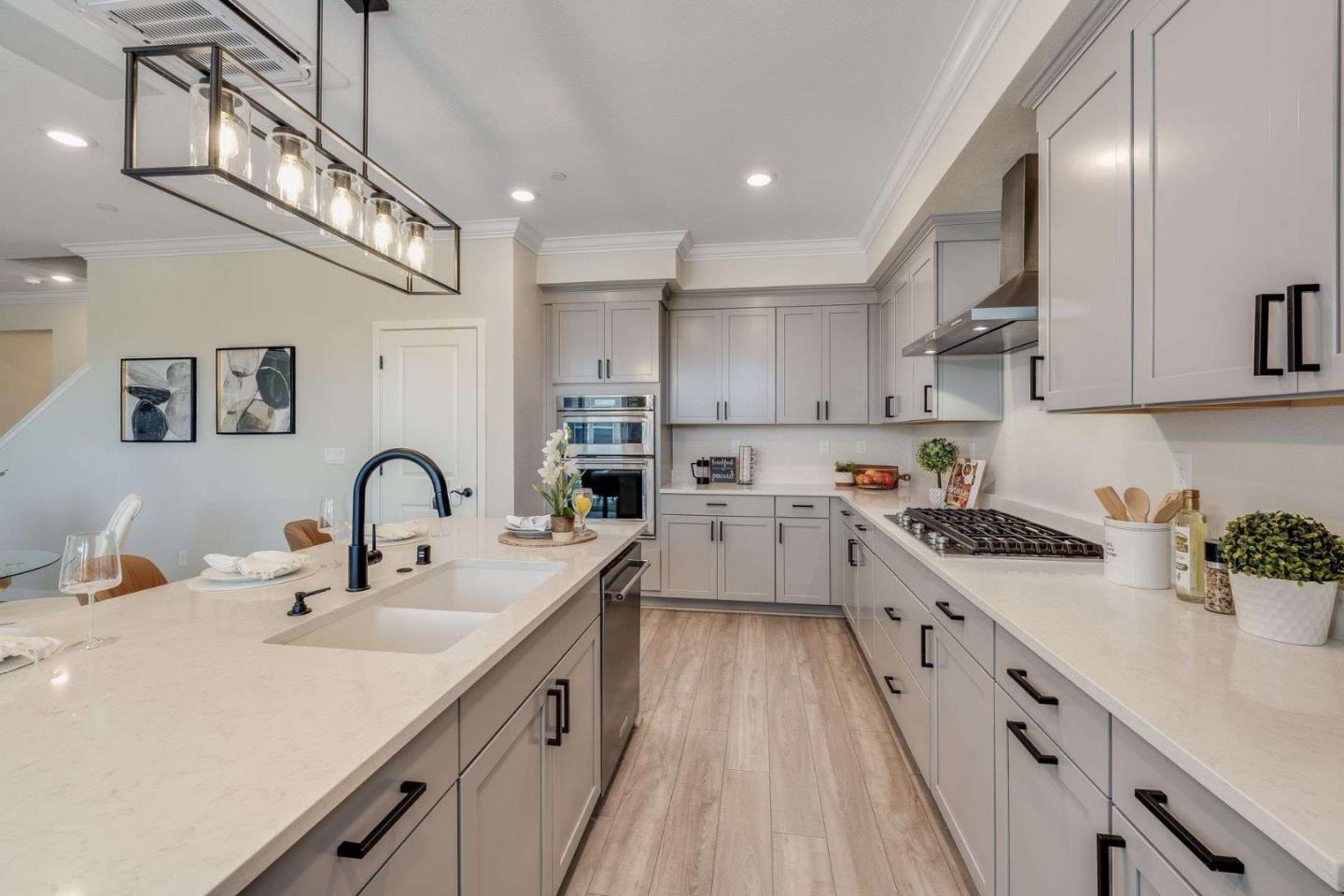 Detail Gallery Image 11 of 36 For 5714 Synergy Ct, San Jose,  CA 95119 - 2 Beds | 2/1 Baths
