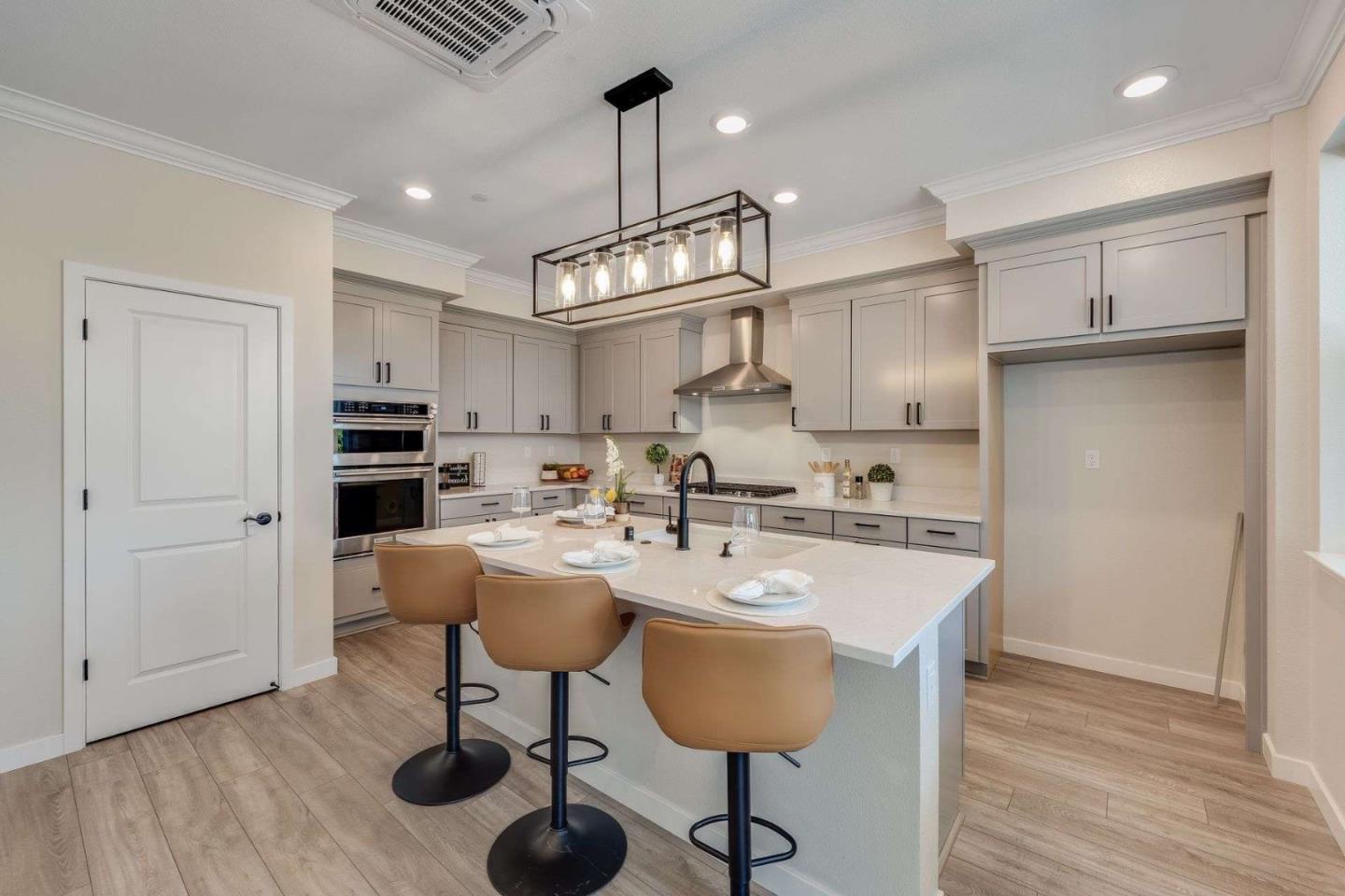 Detail Gallery Image 9 of 36 For 5714 Synergy Ct, San Jose,  CA 95119 - 2 Beds | 2/1 Baths
