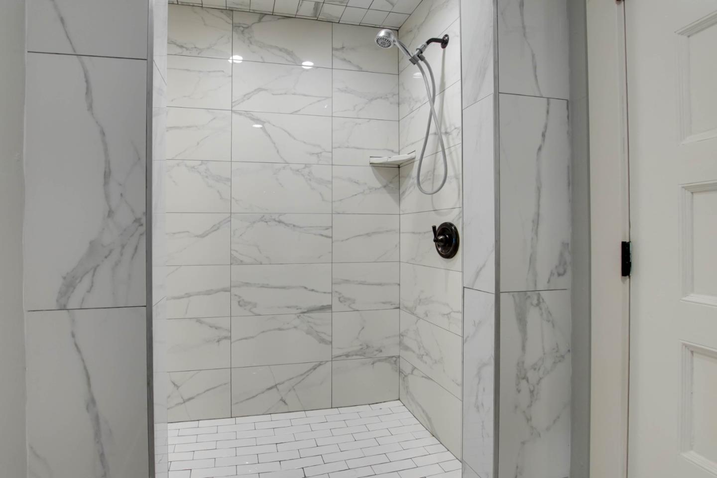 Detail Gallery Image 12 of 43 For 222 5th St #101,  Hollister,  CA 95023 - – Beds | – Baths