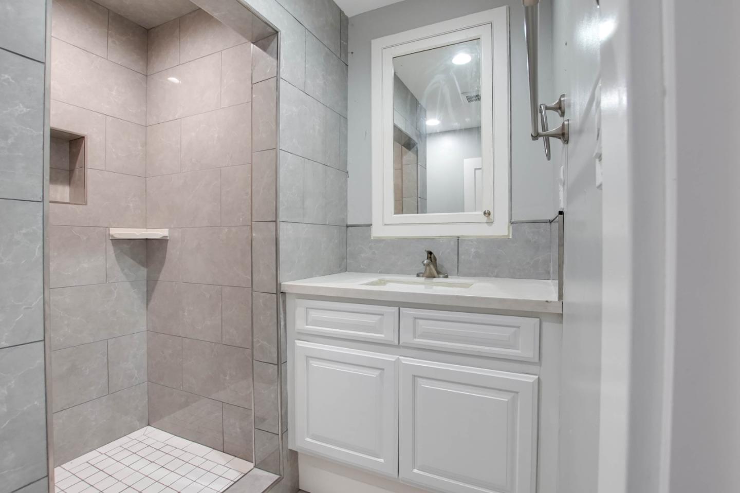 Detail Gallery Image 16 of 43 For 222 5th St #101,  Hollister,  CA 95023 - – Beds | – Baths