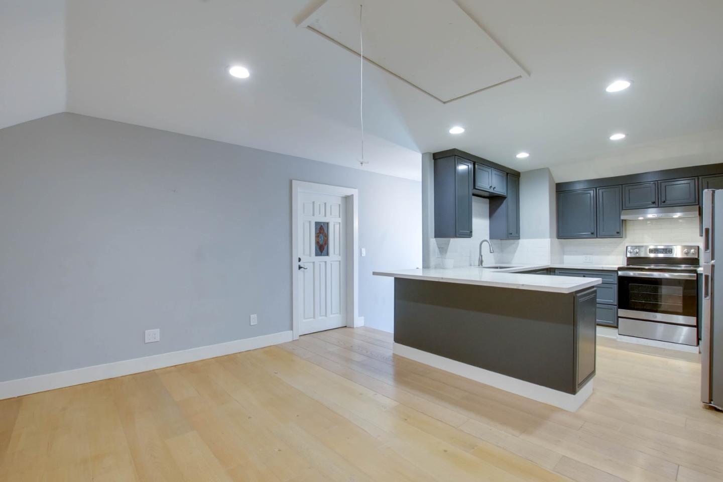 Detail Gallery Image 34 of 43 For 222 5th St #101,  Hollister,  CA 95023 - – Beds | – Baths