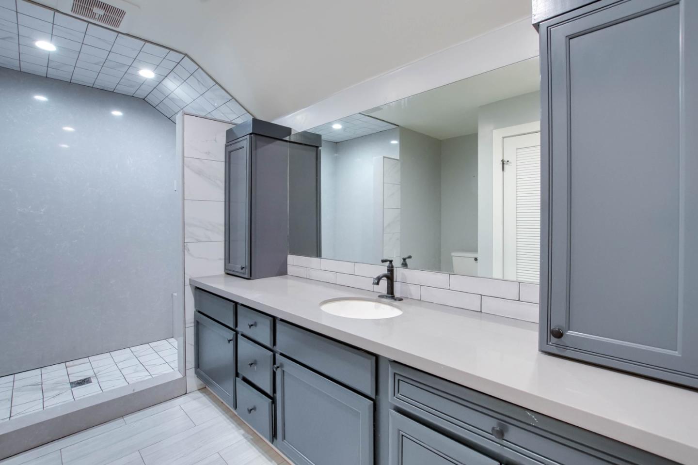 Detail Gallery Image 35 of 43 For 222 5th St #101,  Hollister,  CA 95023 - – Beds | – Baths