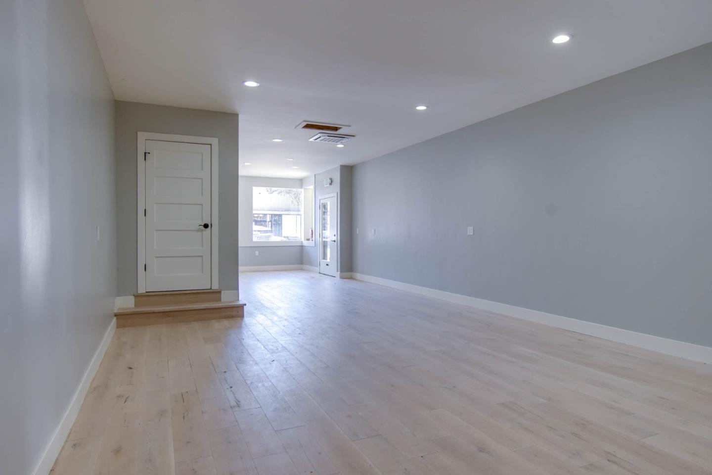 Detail Gallery Image 4 of 43 For 222 5th St #101,  Hollister,  CA 95023 - – Beds | – Baths