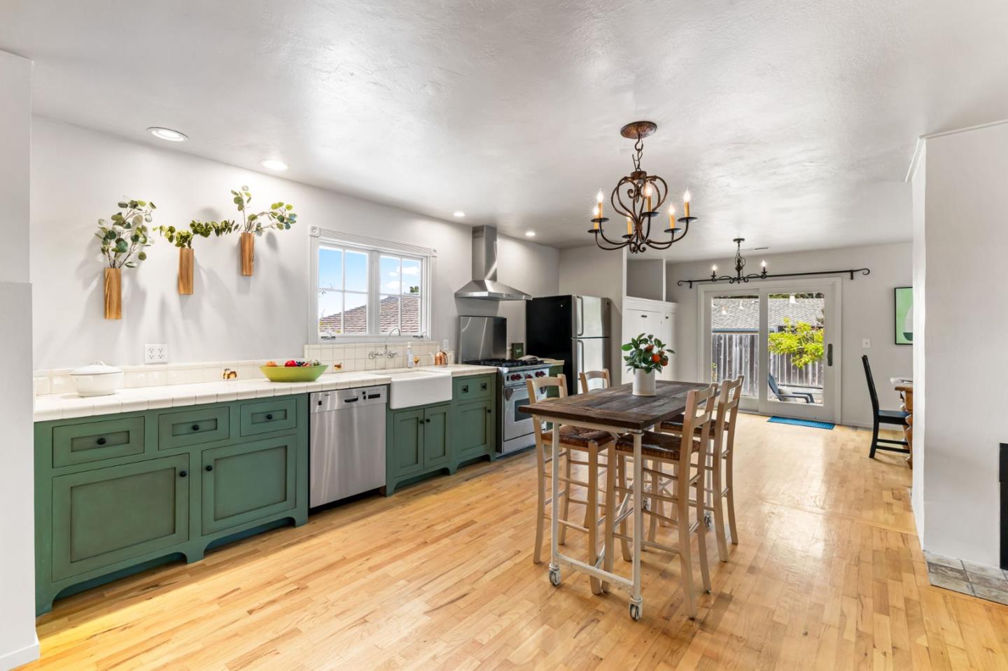Detail Gallery Image 12 of 40 For 2074 Marsala Cir, Monterey,  CA 93940 - 4 Beds | 2 Baths